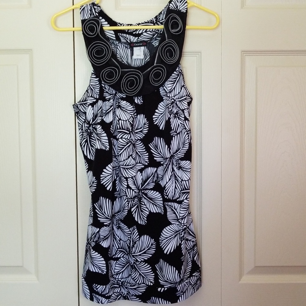 Cute zippered top